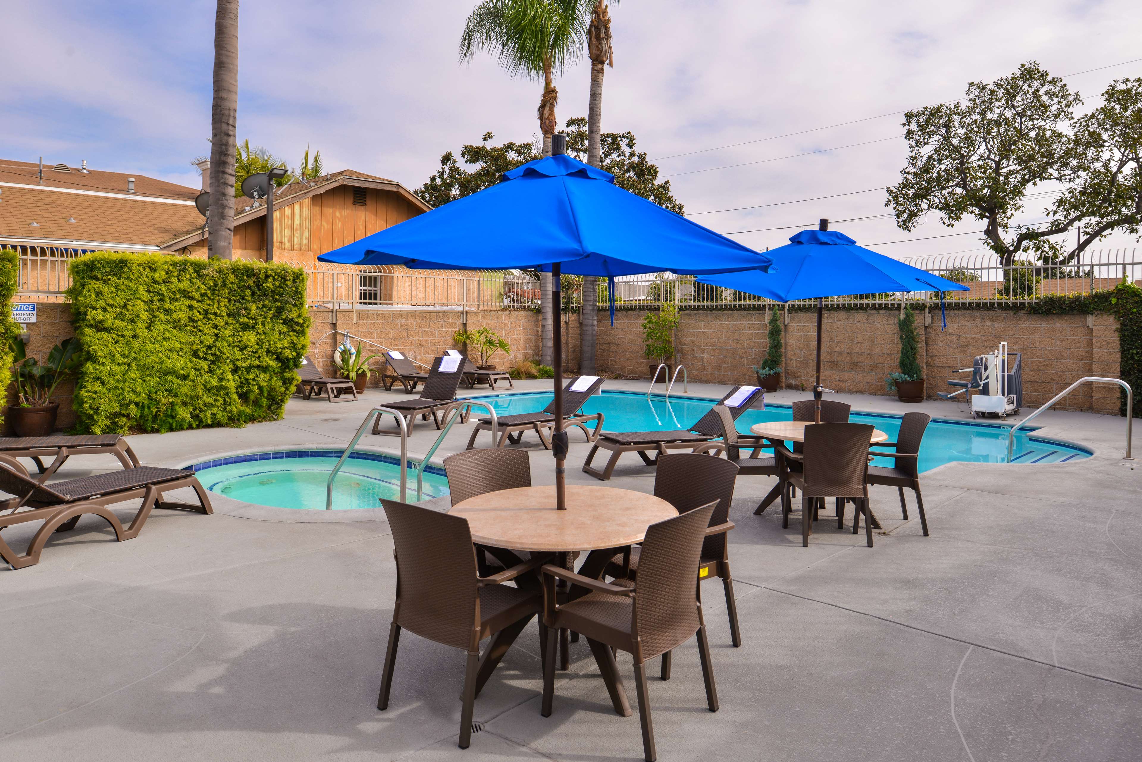 Best Western Airpark Hotel-Los Angeles LAX Airport Photo