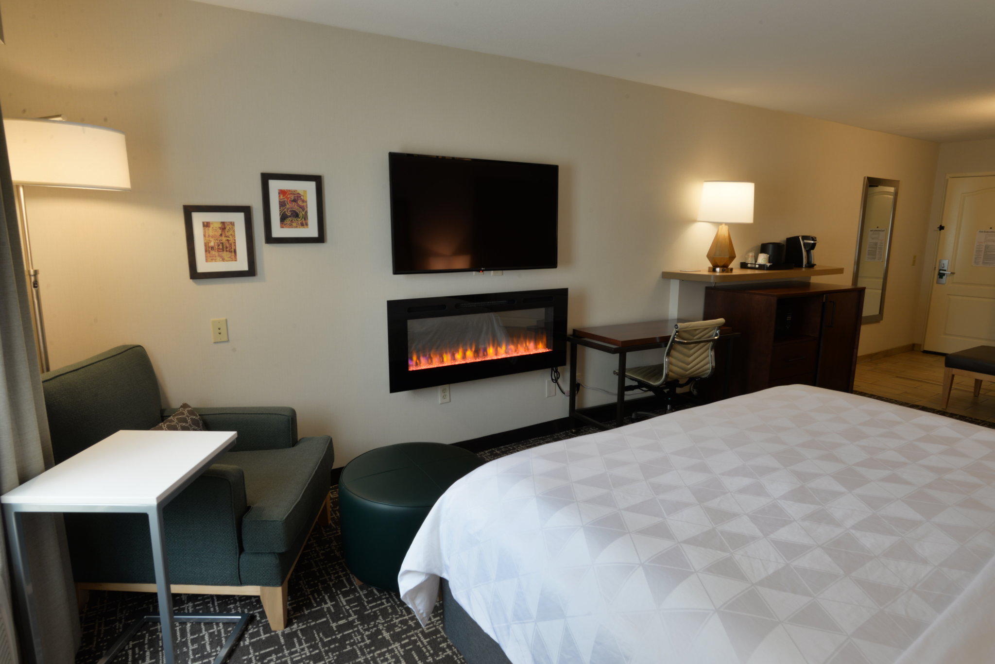 Holiday Inn & Suites Minneapolis - Lakeville Photo