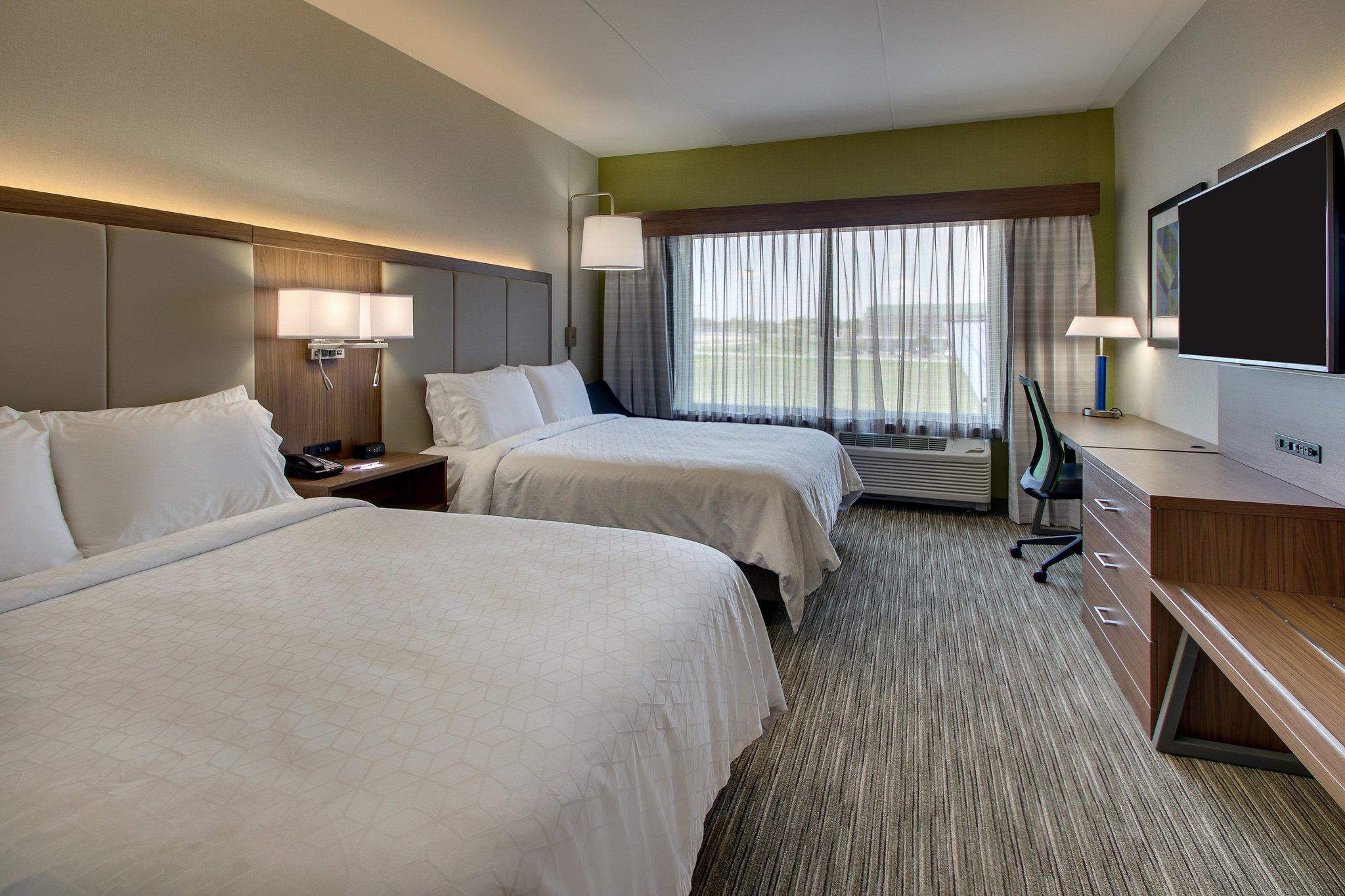 Holiday Inn Express & Suites Findlay North Photo