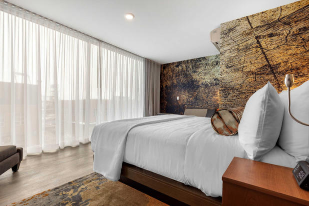 Images Cambria Hotel Omaha Downtown