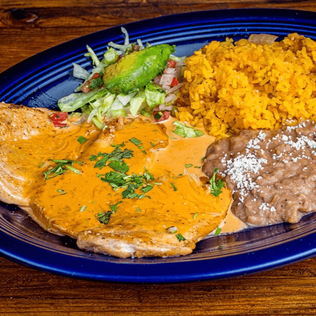 Chicken Breast in Chipotle Sauce / Pollo en Salsa De Chipotle