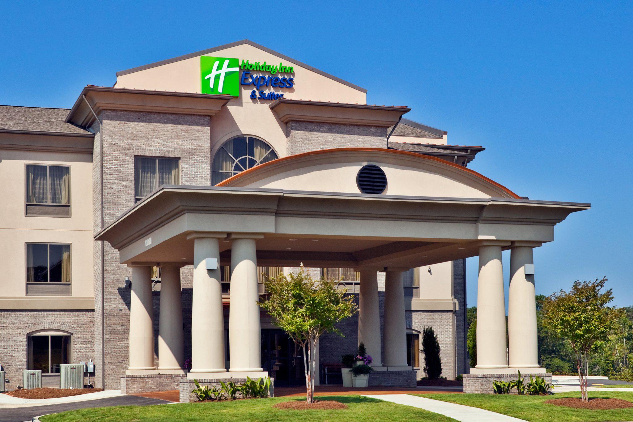 Holiday Inn Express & Suites Opelika Auburn Photo