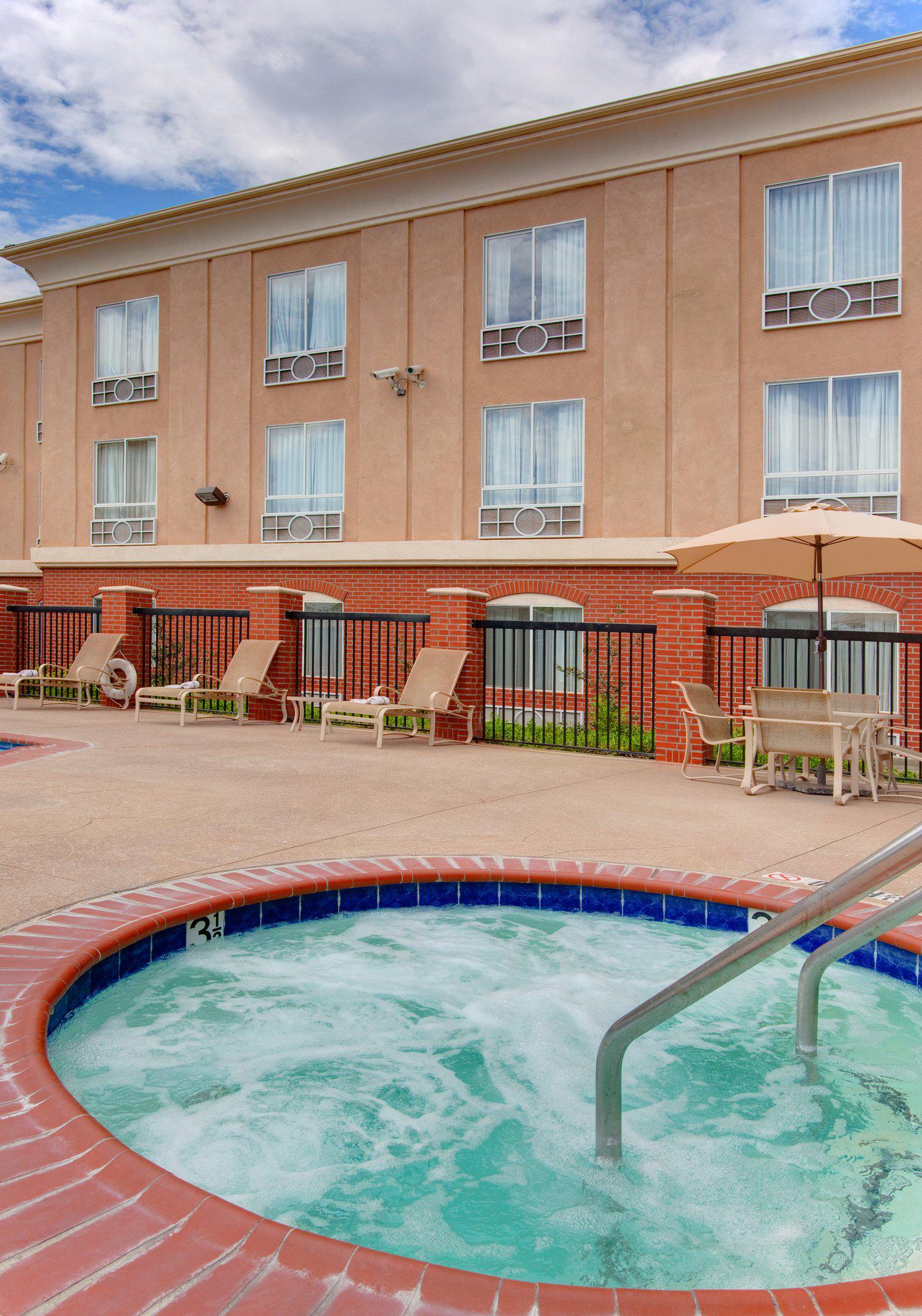 Holiday Inn Express & Suites Ontario Airport-Mills Mall Photo