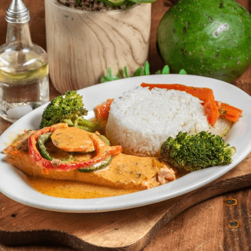 Salmon en Salsa De Coco / Salmon in Coconut Sauce