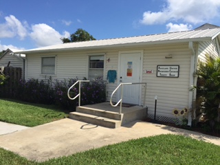 Roseland UMC Thrift Store Logo