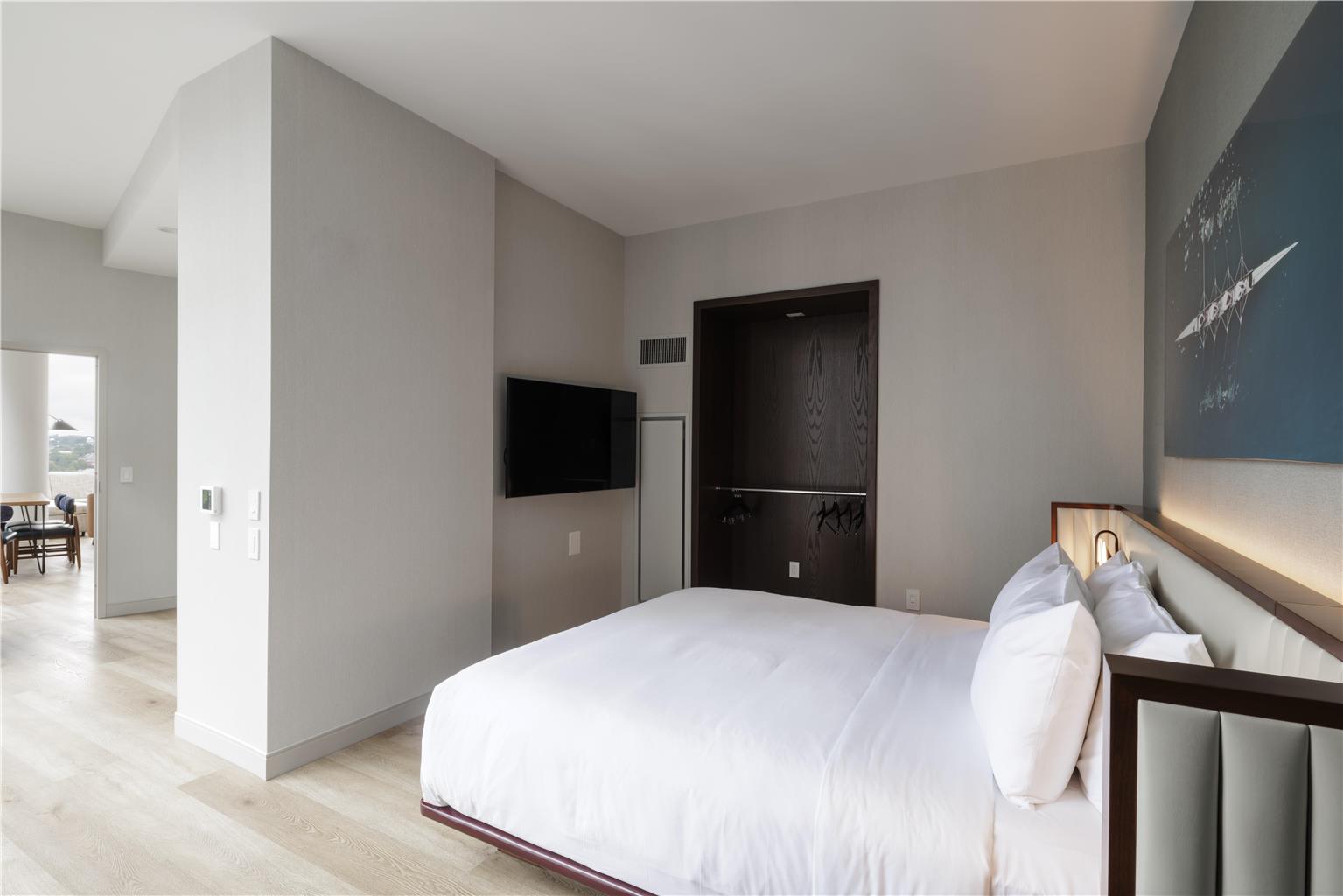 Hilton Arlington Rosslyn The Key Image