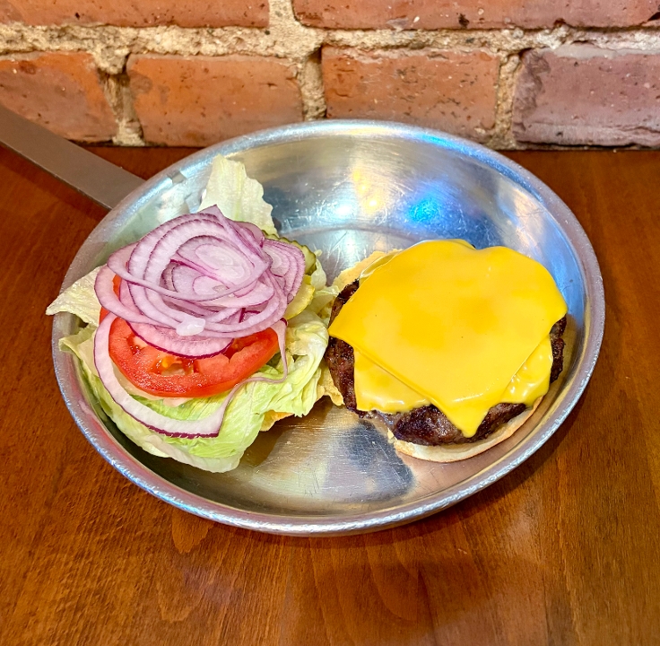 1/2 lb Cheeseburger the Works-Lettuce, Tomato, Onion & Pickle