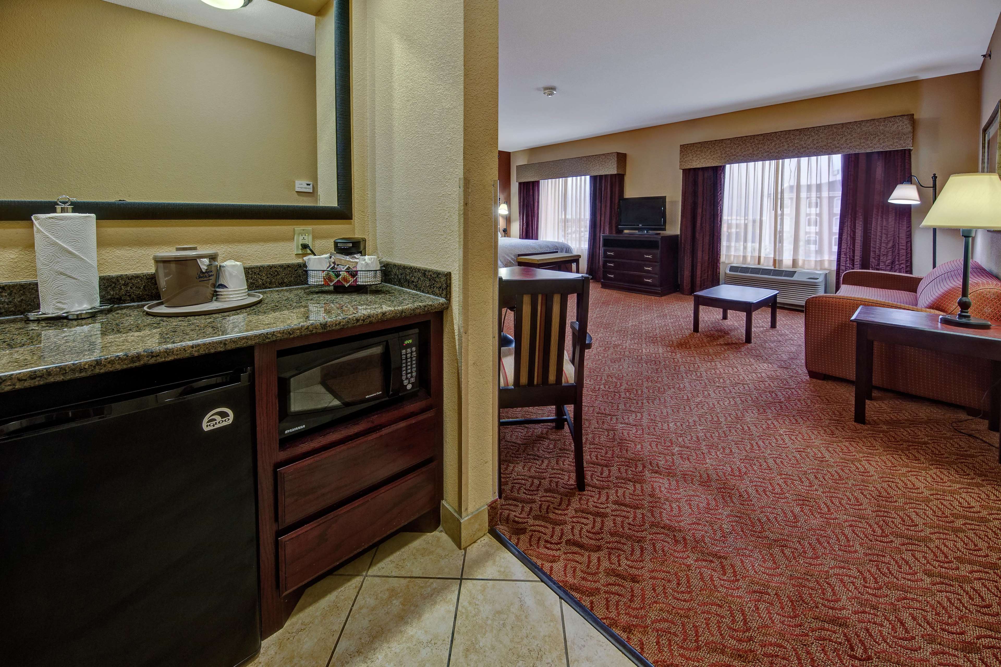 Hampton Inn & Suites Corsicana Photo