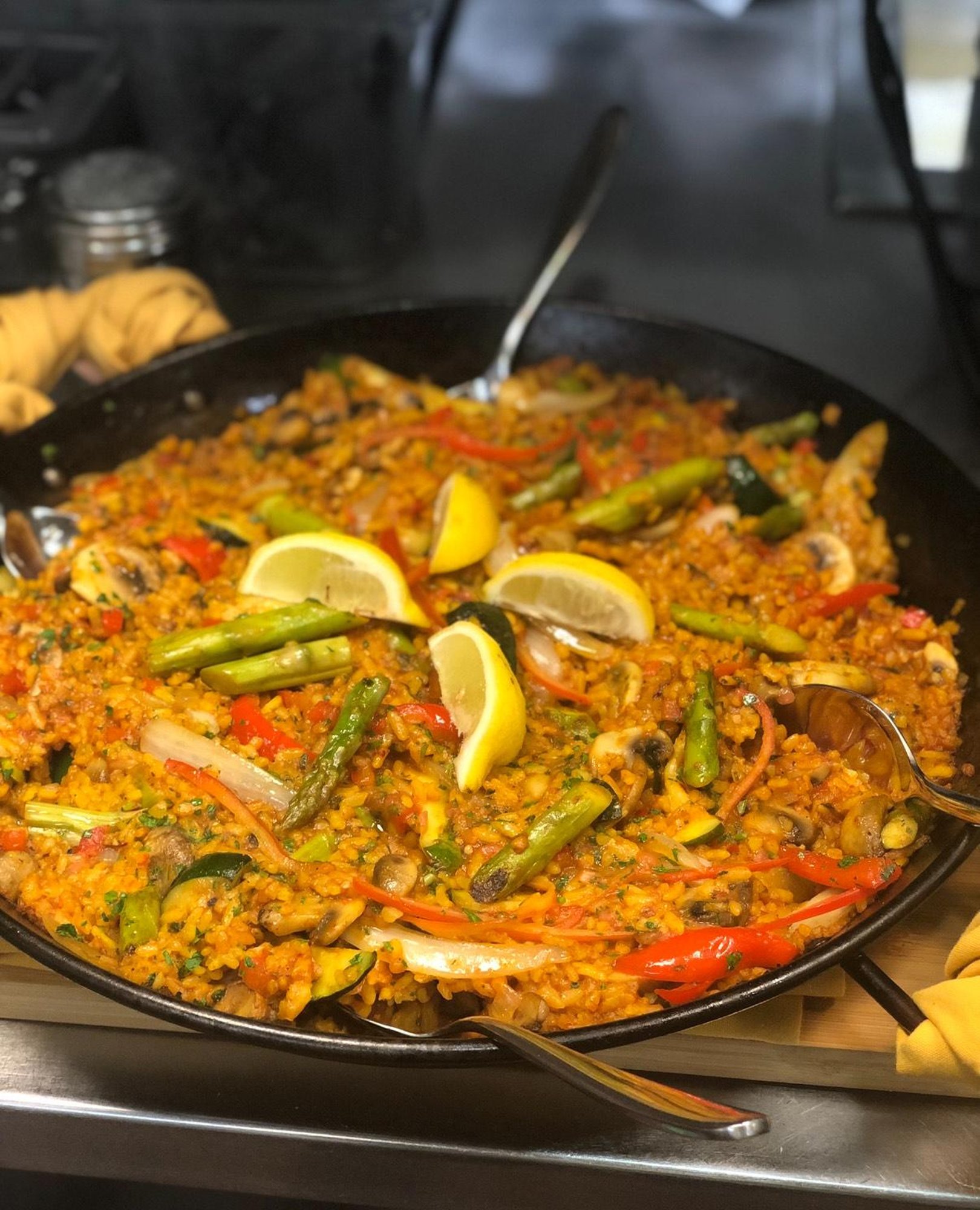 Vegetable Paella (Paella de Verduras)