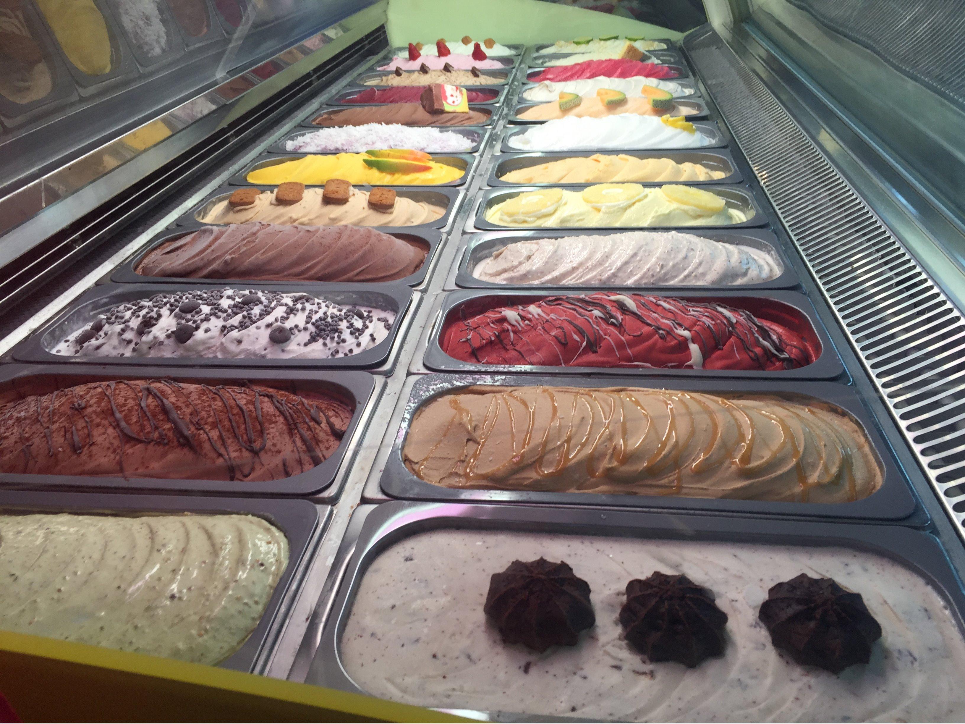 Gelazzi makes the finest handcrafted gelato, sorbetto, & Italian ice creams