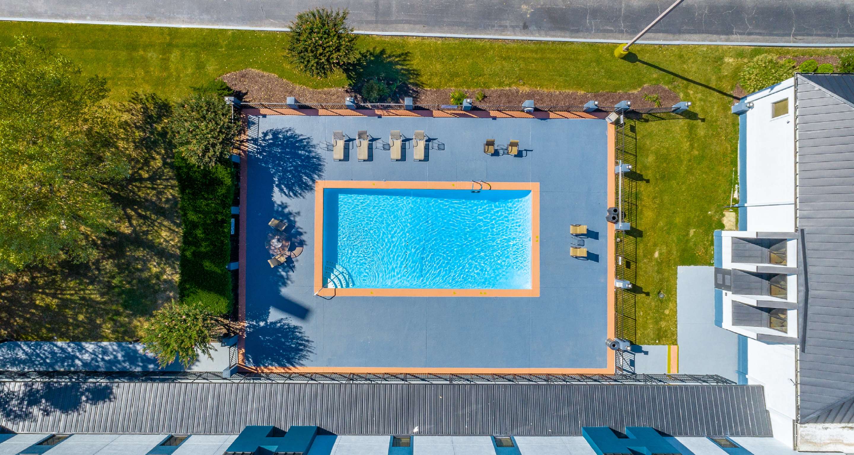 Best Western East Ridge HD POOL