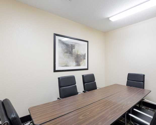 Images Comfort Suites