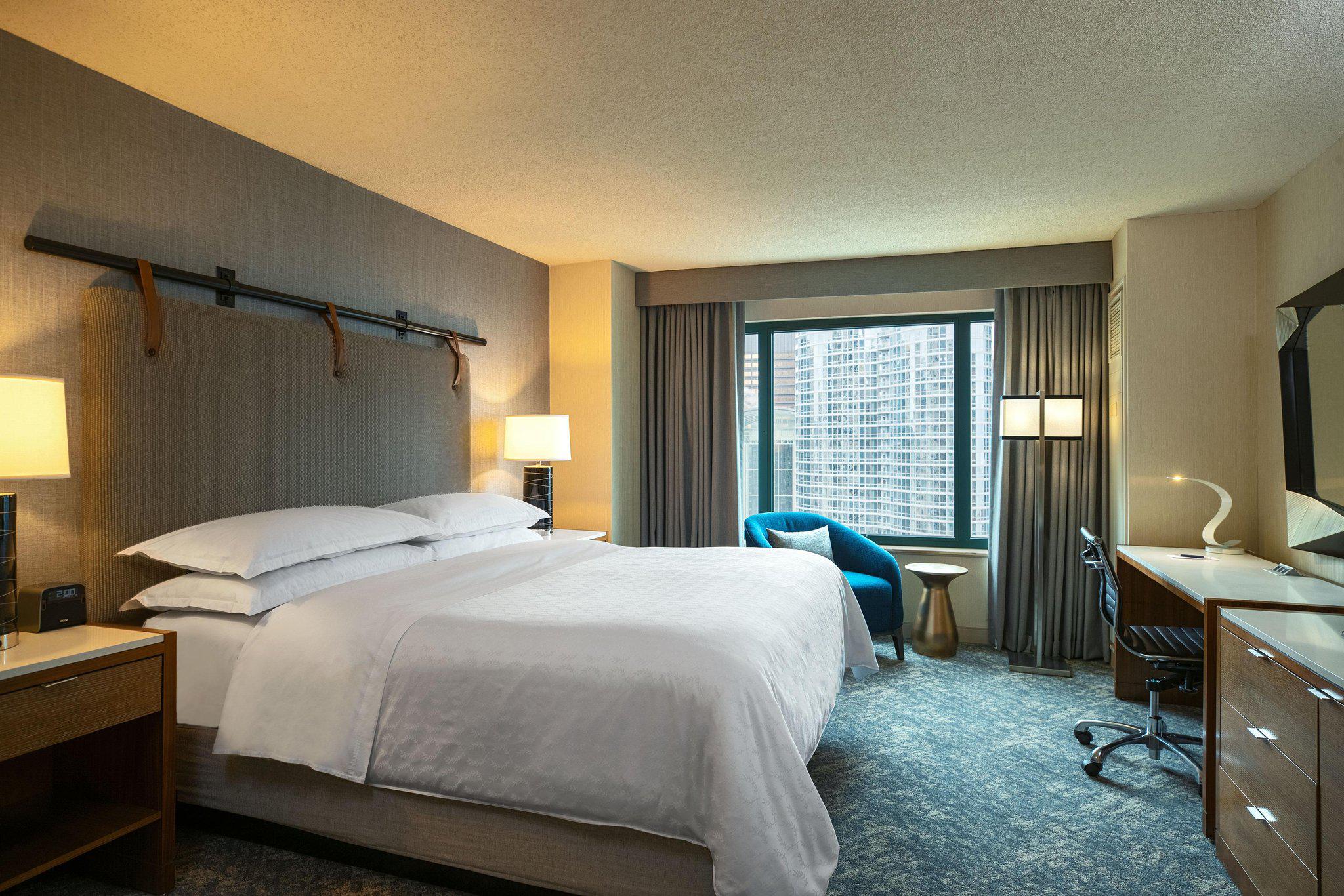 Sheraton Grand Chicago Photo