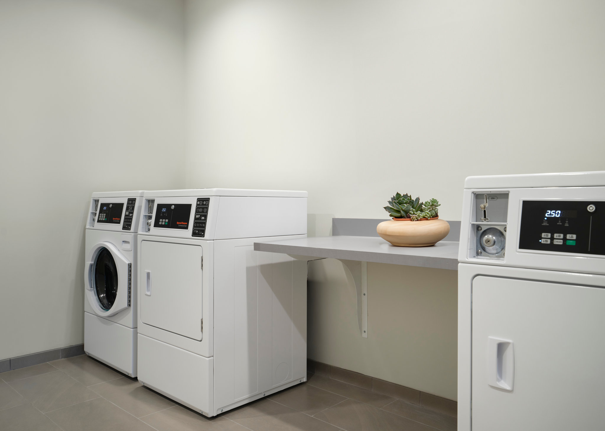 Holiday Inn Express & Suites Lima by IHG Image