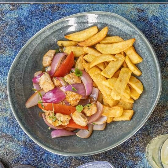 Pollo Saltado Divino