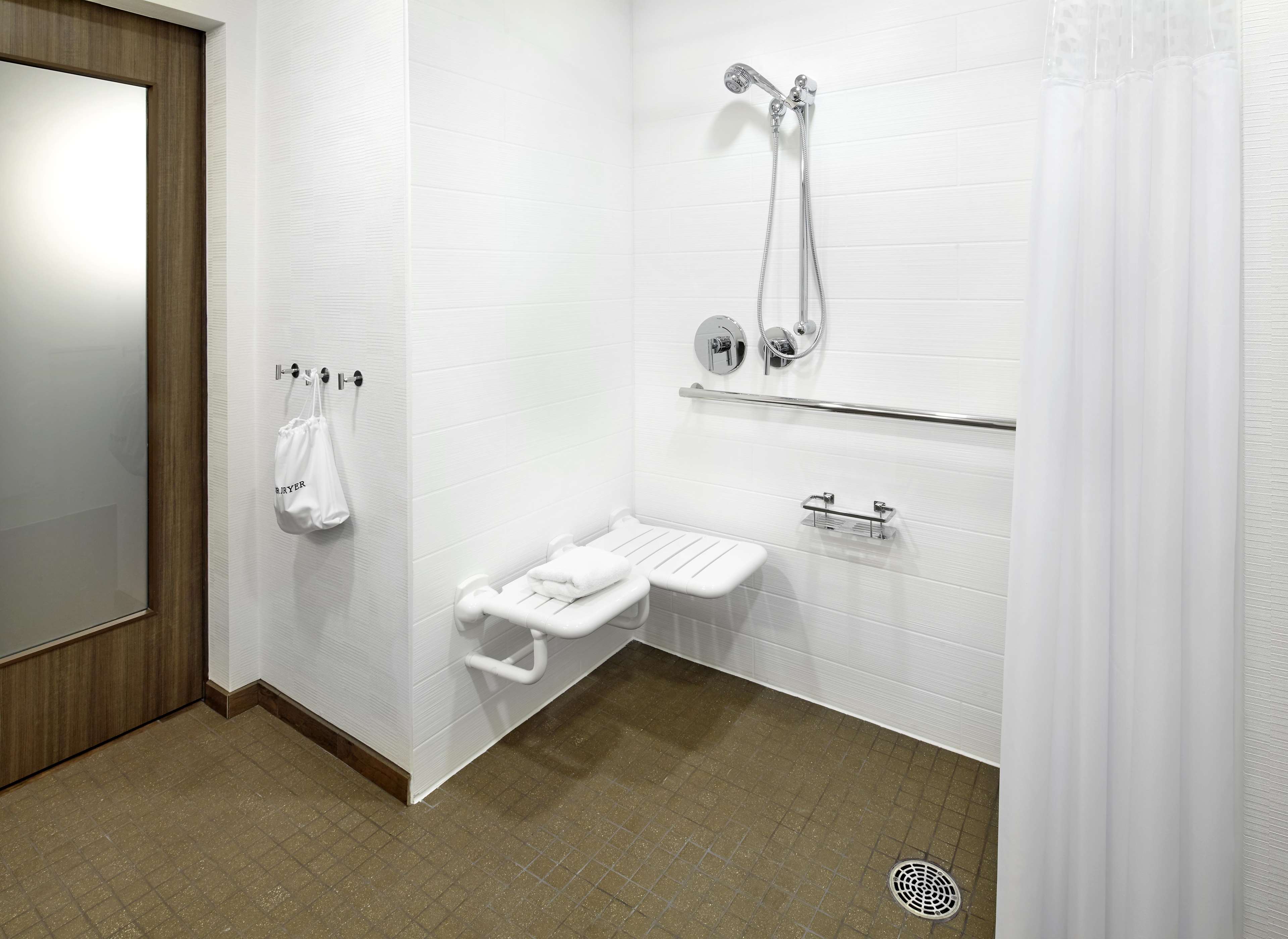 Hampton Inn & Suites Pittsburgh Airport South–Settlers Ridge Photo