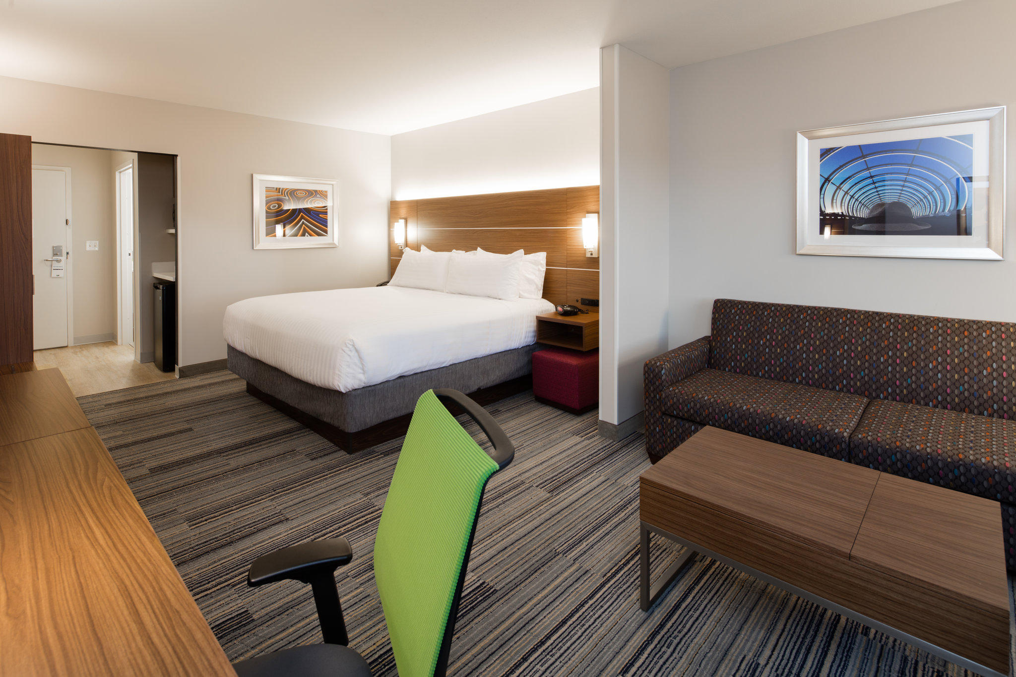 Holiday Inn Express & Suites East Peoria - Riverfront Photo