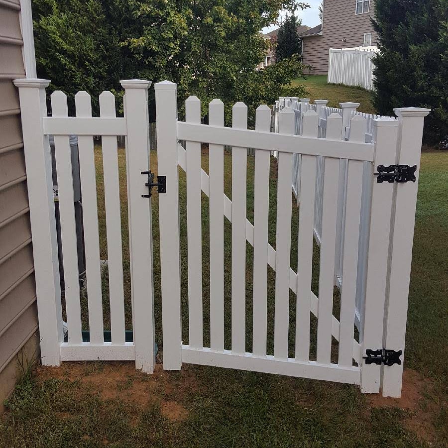 Stronghold Fence Inc Photo