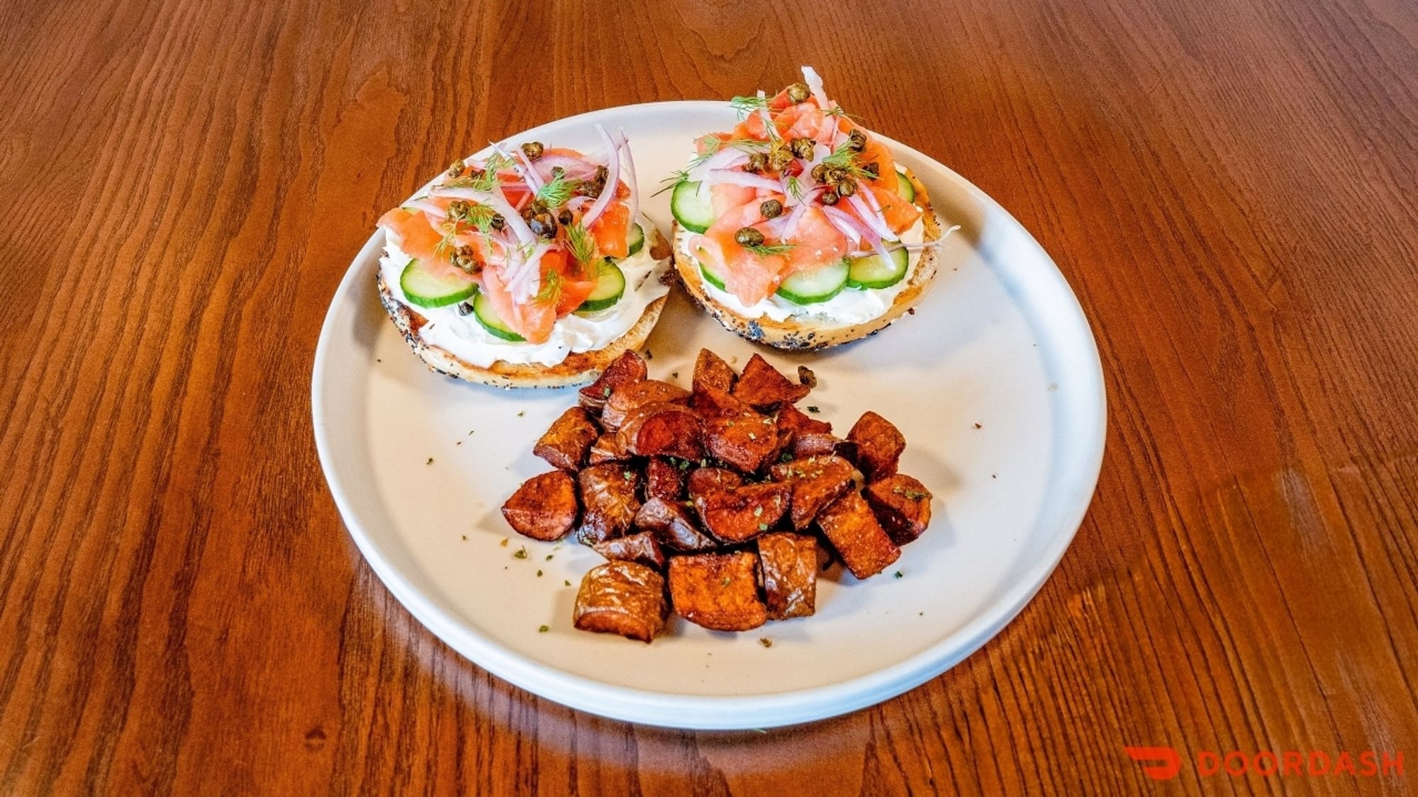 NOVA LOX & CREAM CHEESE BAGEL