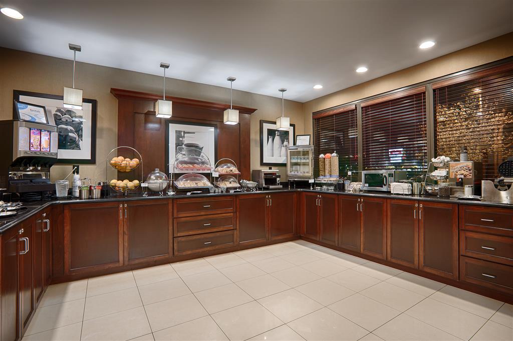 Best Western Plus Portsmouth-Chesapeake Hotel Image