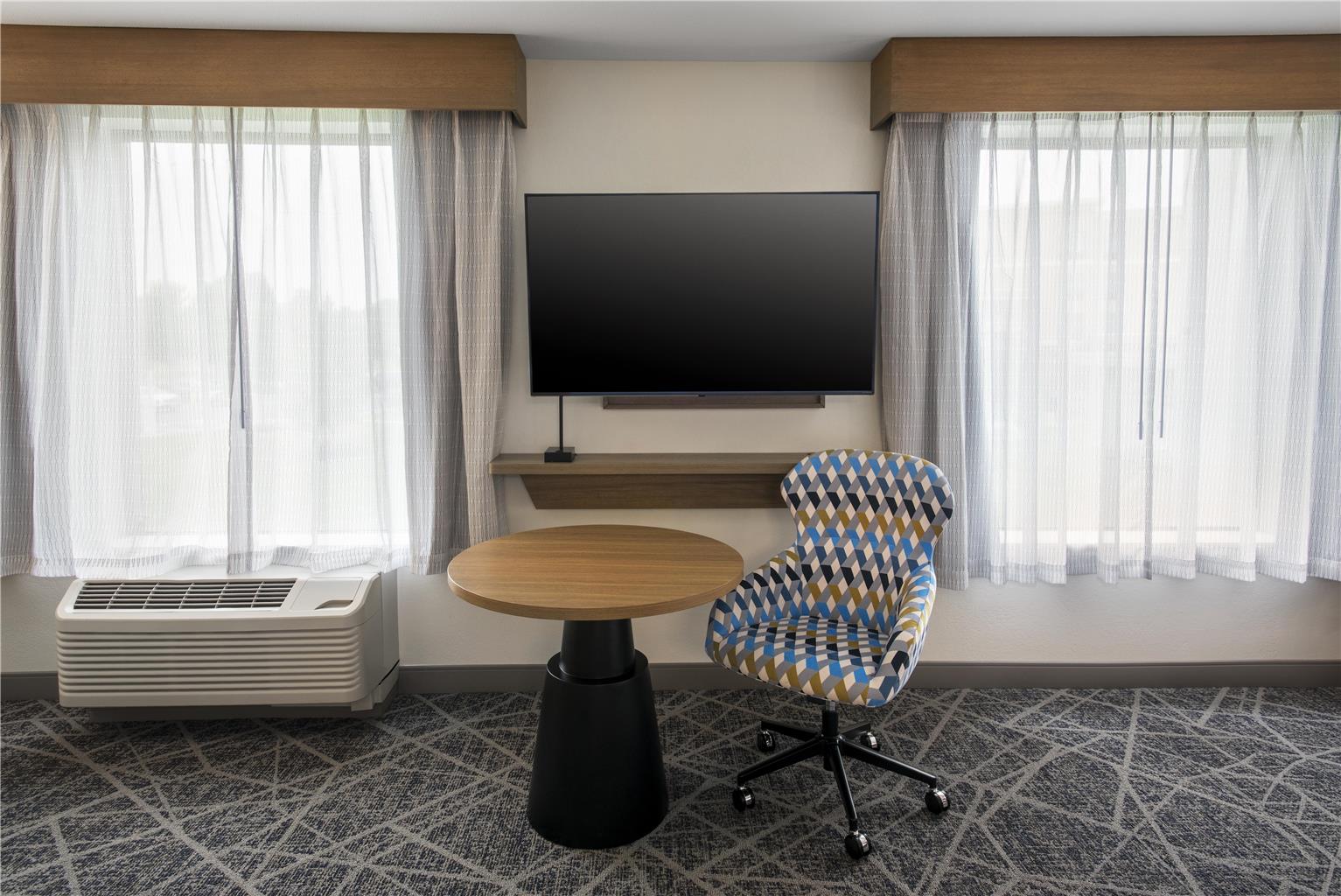 Hampton Inn & Suites New Hartford Image