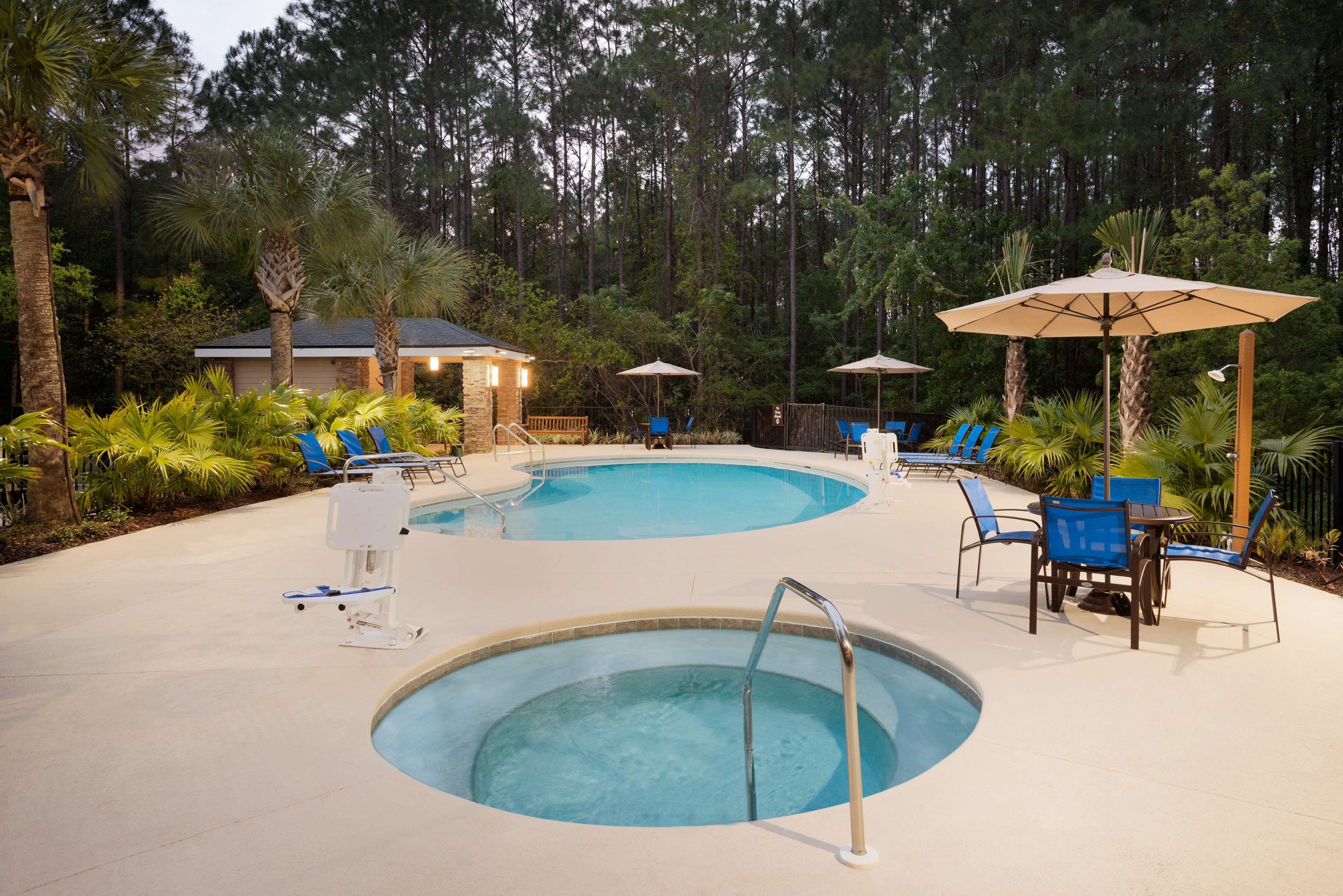 Homewood Suites by Hilton Jacksonville Deerwood Park Photo