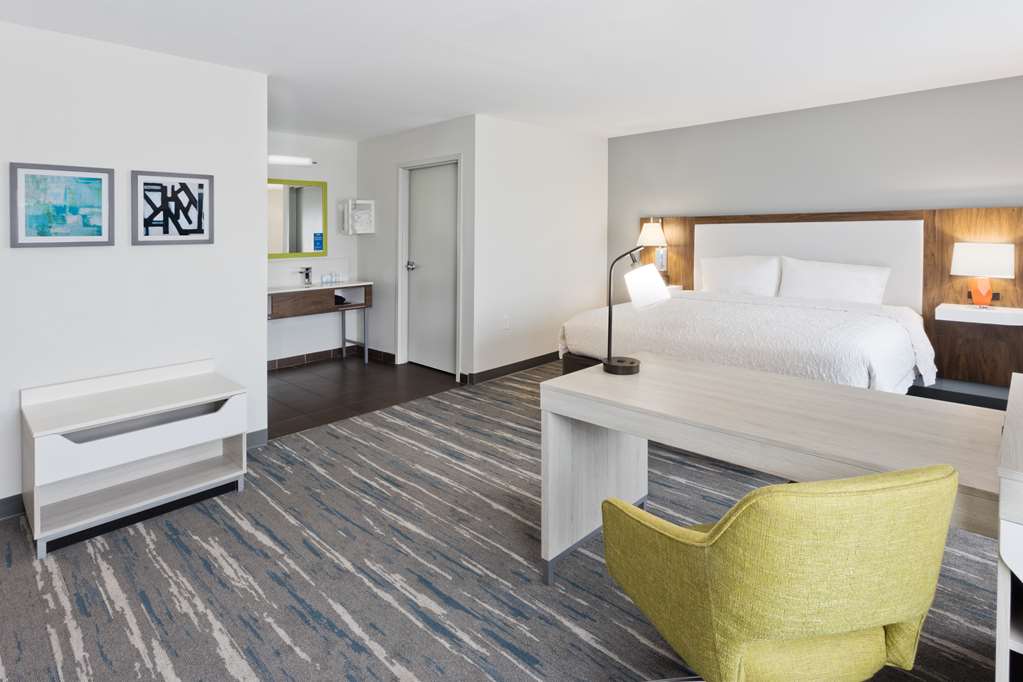 Hampton Inn & Suites Phenix City- Columbus Area Image