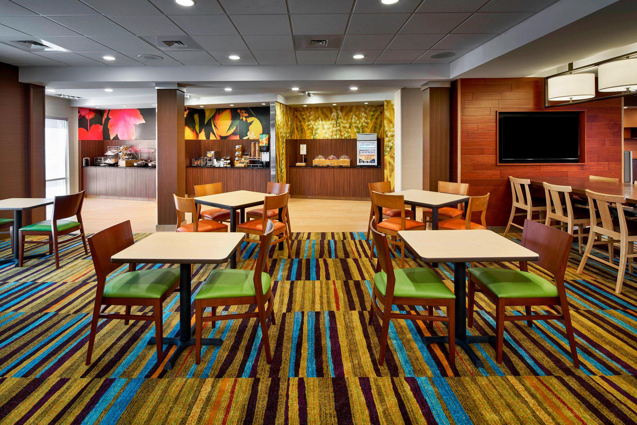 Fairfield Inn & Suites by Marriott Alexandria Photo