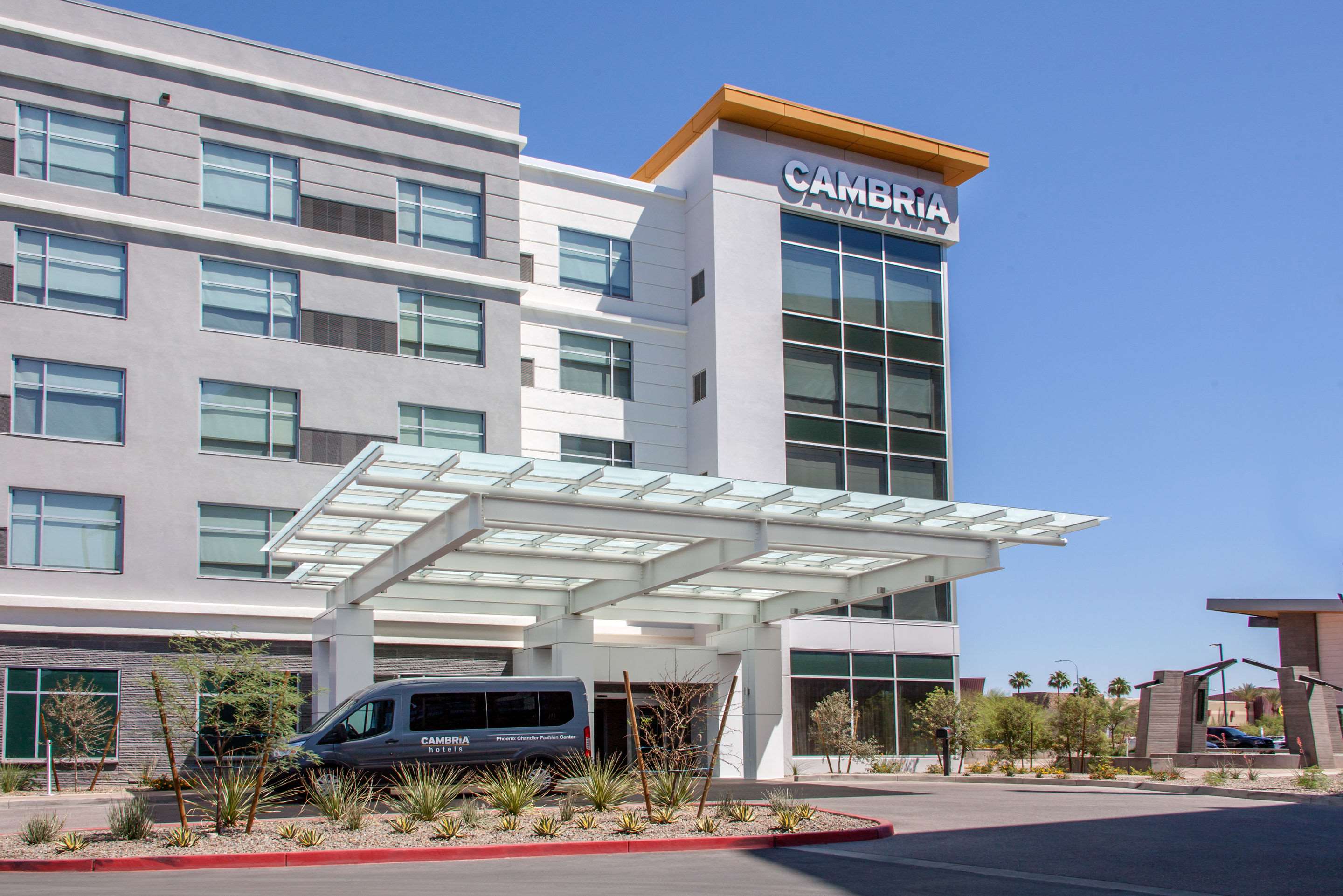 Cambria Hotel Phoenix Chandler-Fashion Center Photo