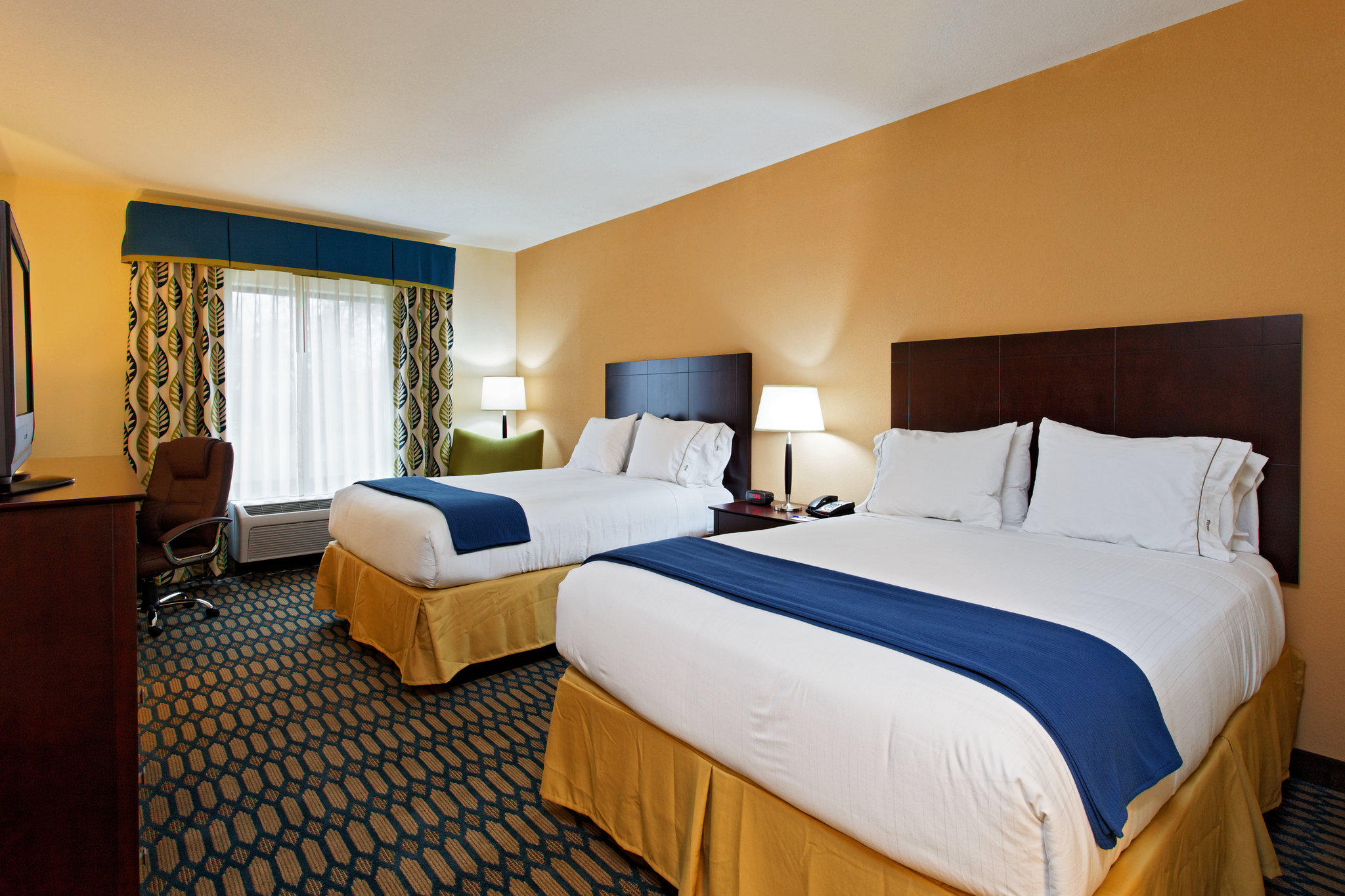 Holiday Inn Express & Suites Andalusia Photo