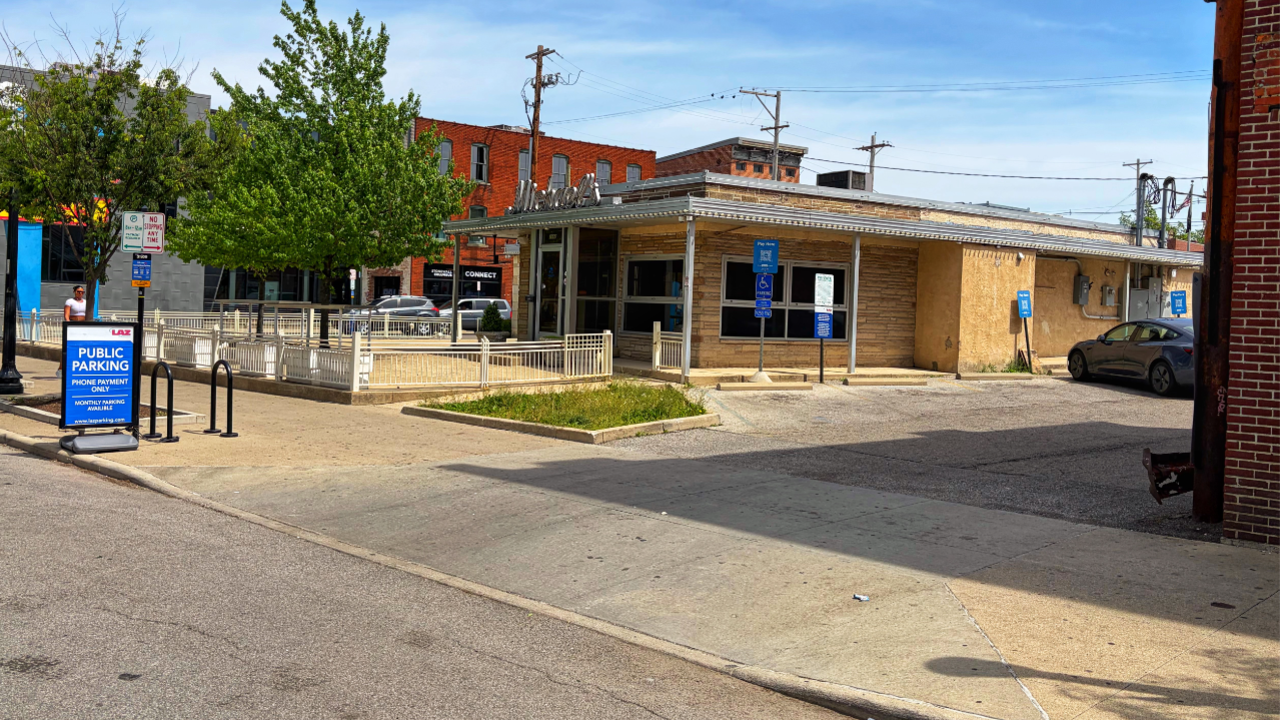 LAZ Parking - 1136 North High St Lot