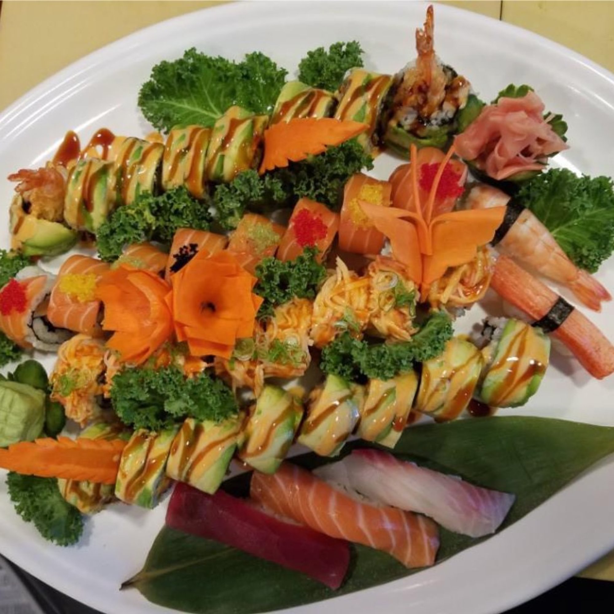 4 SPECIAL ROLL COMBO