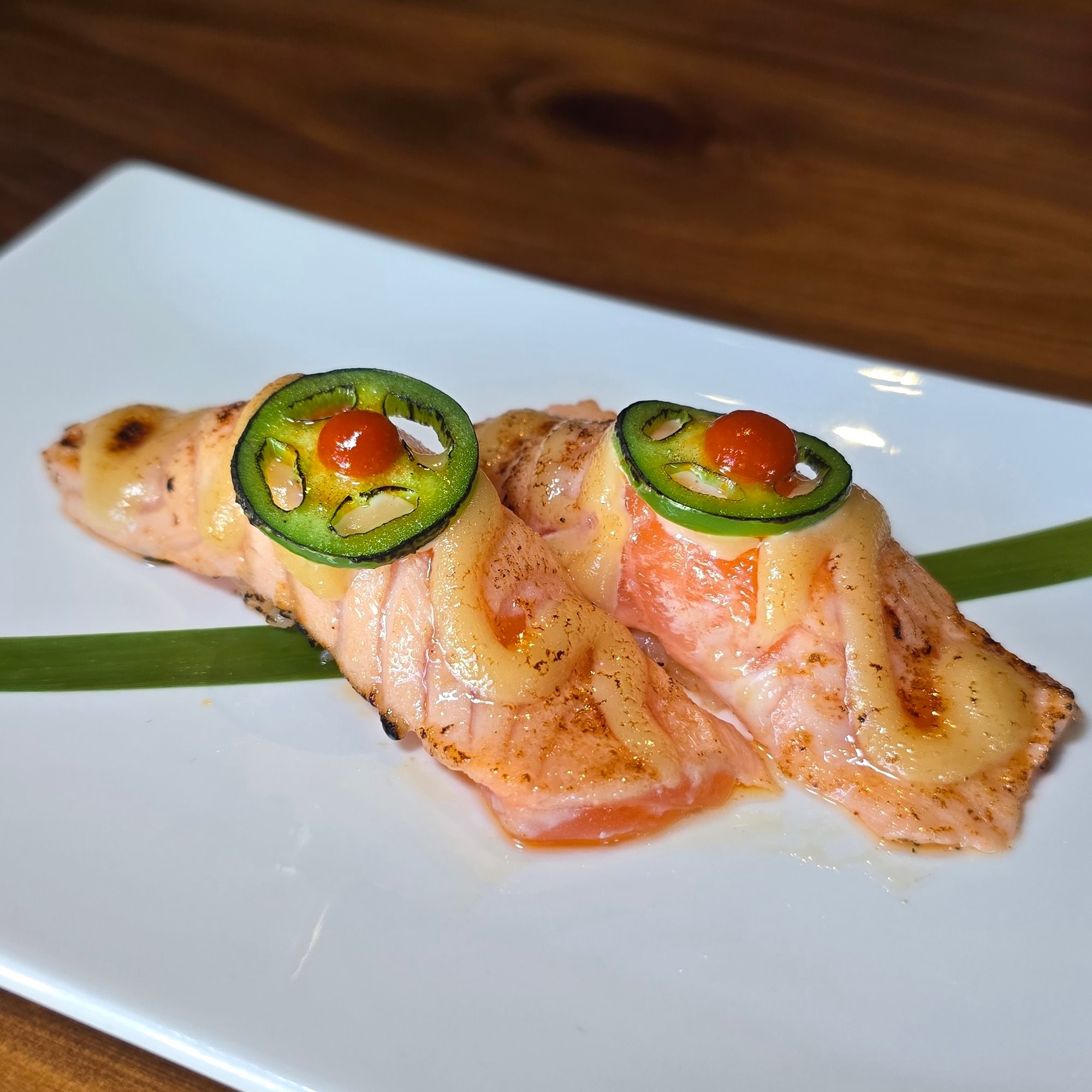 Seared Garlic Salmon Sushi