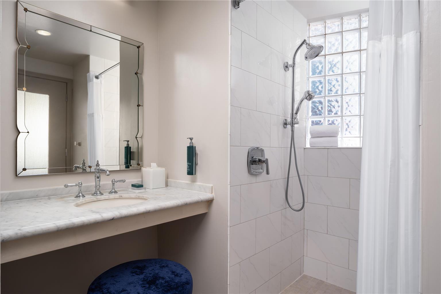 Hilton Orrington/Evanston Image