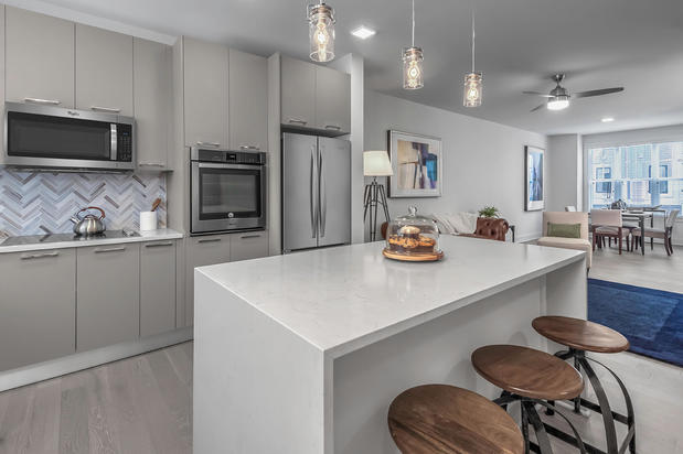 Images Camden Grandview Apartments and Townhomes