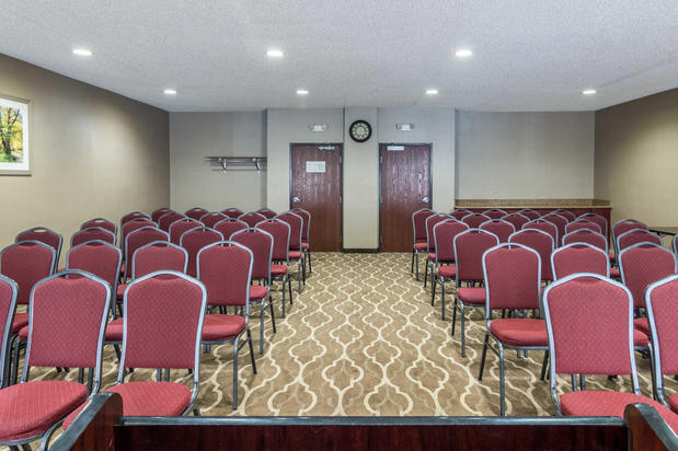 Images Comfort Suites