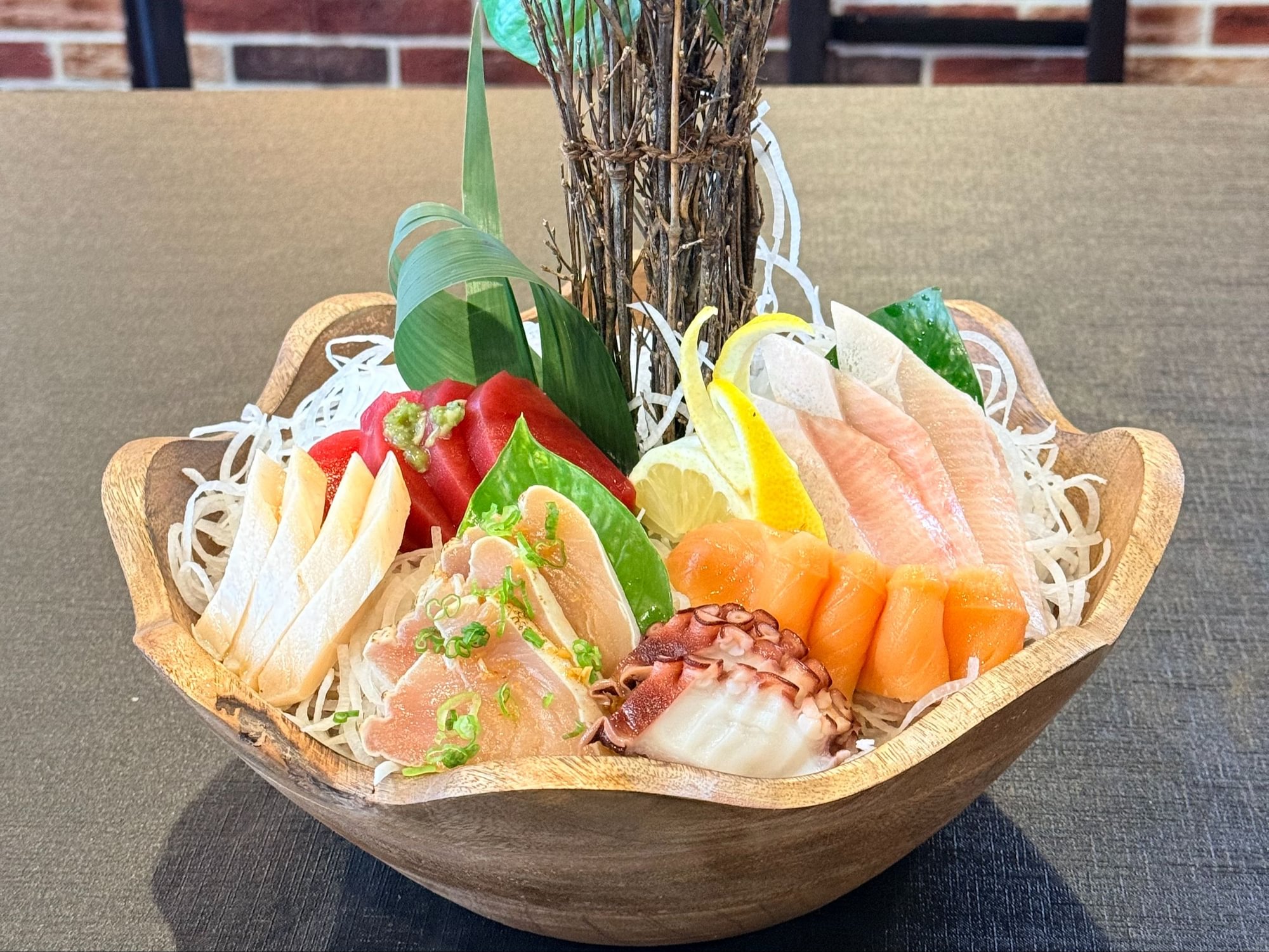 Deluxe Sashimi Combo (20pcs, Chef's Choice 5 Different Fish)