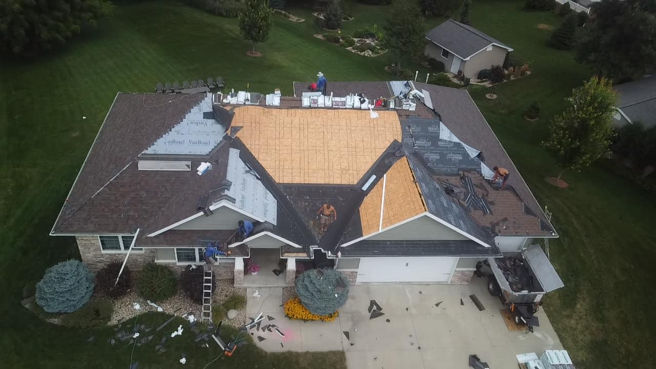 Red Oak Roofing Image