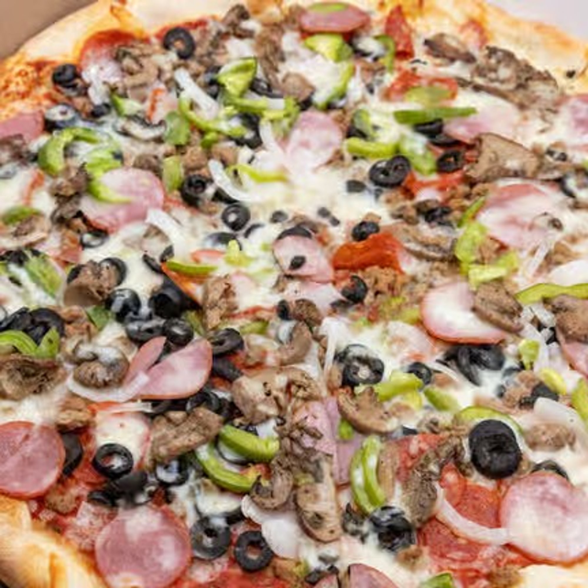 Grand Deluxe Pizza