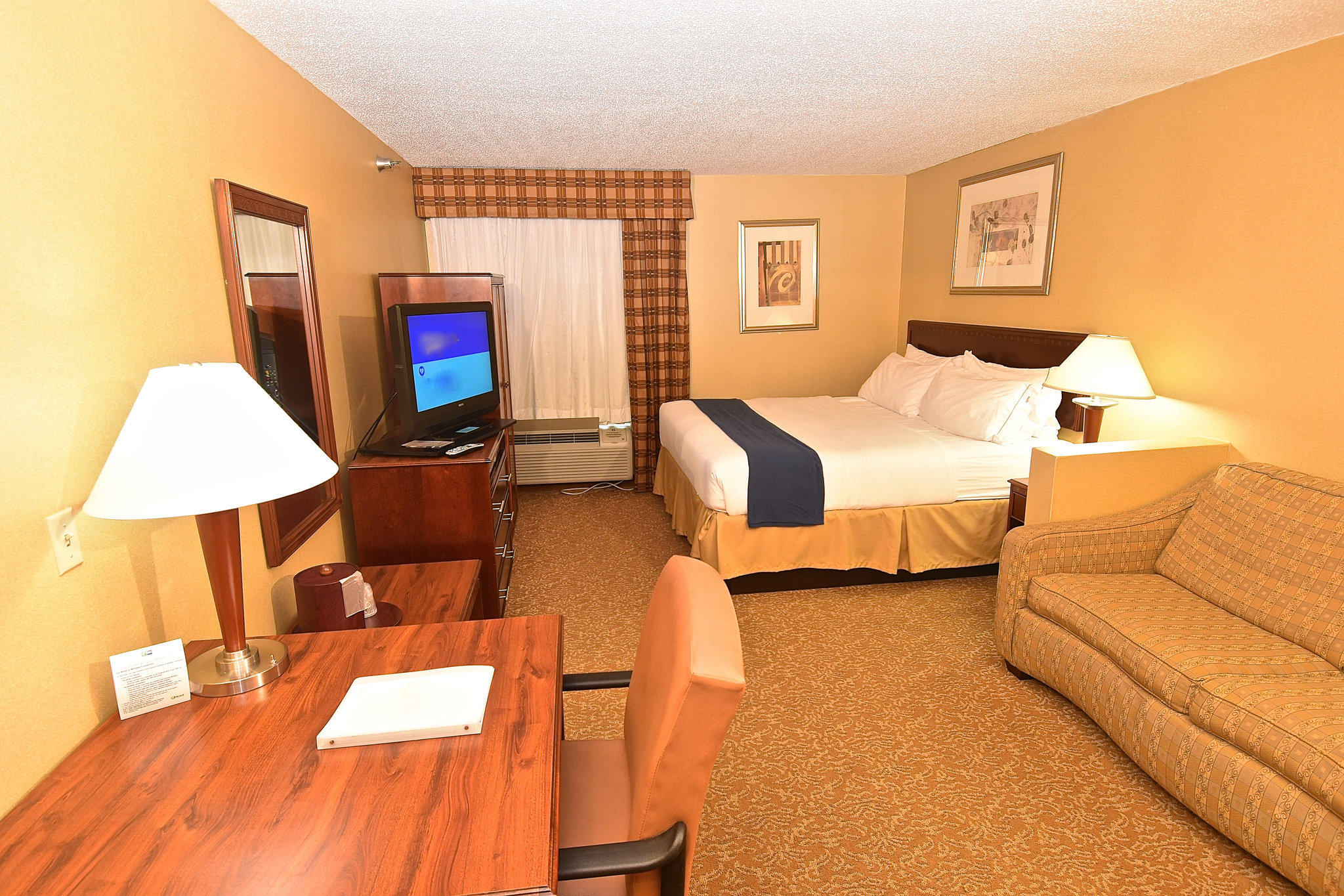 Holiday Inn Express & Suites St. Louis West - Fenton Photo
