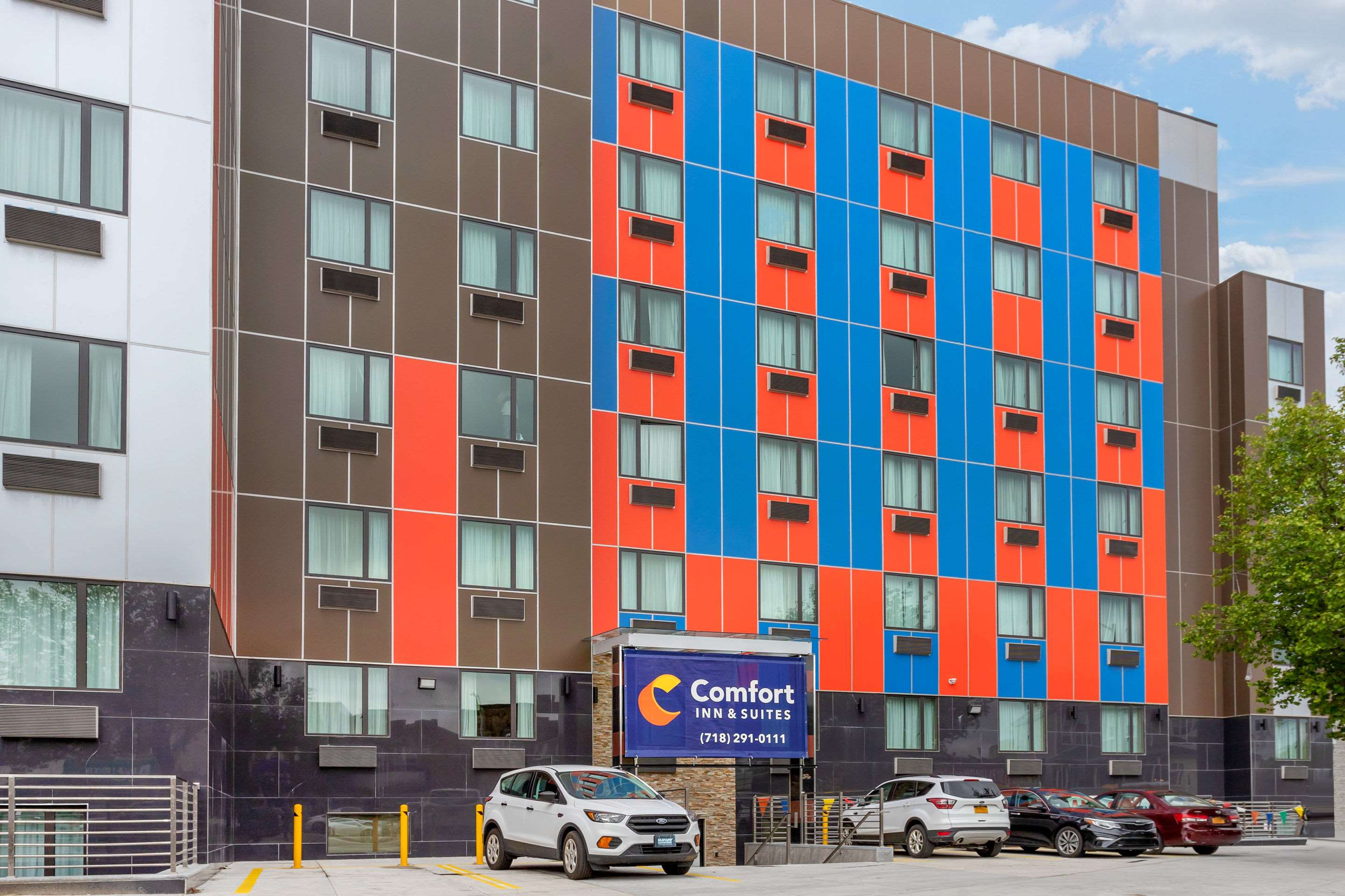 Comfort Inn & Suites Near Jfk Air Train Photo