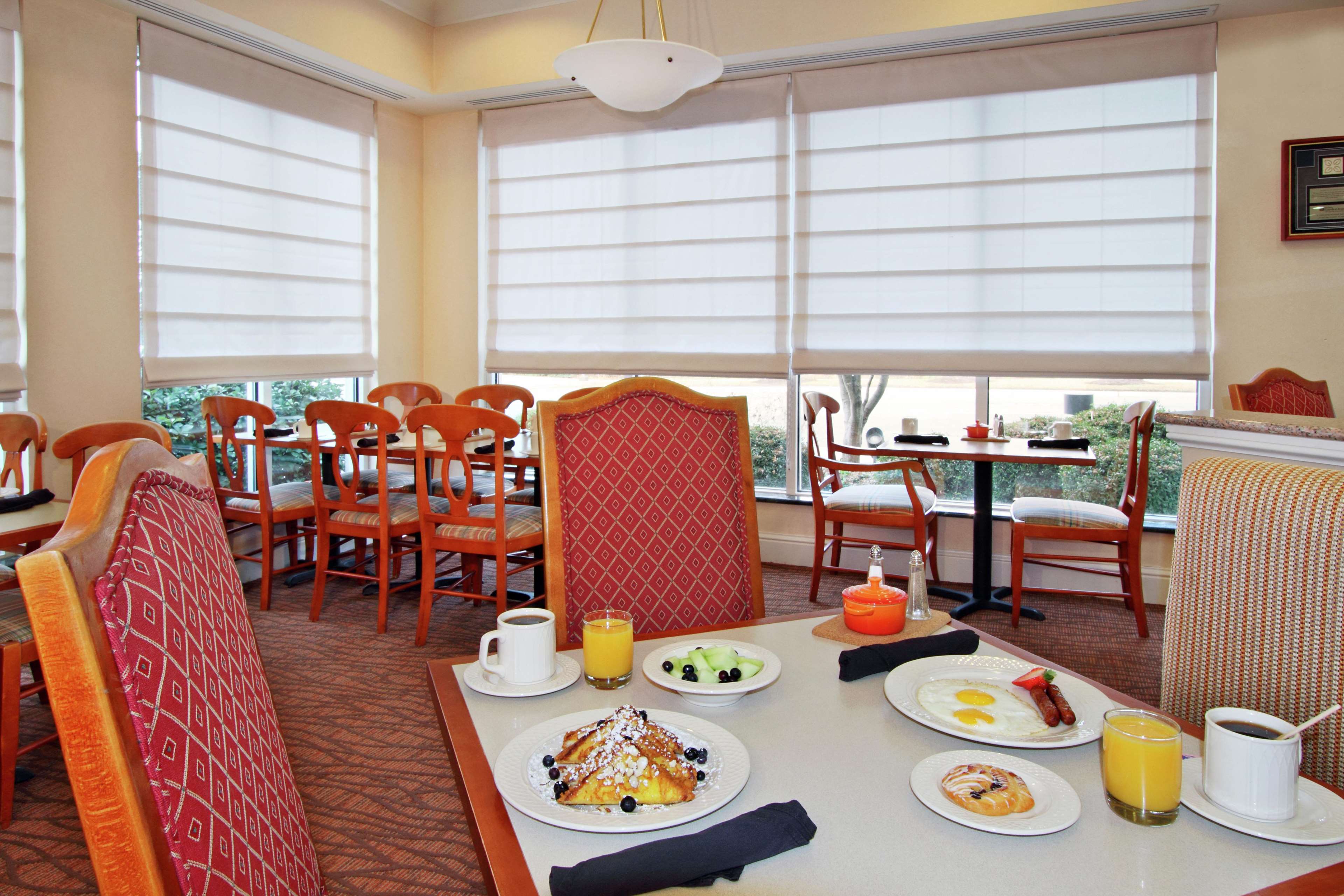 Hilton Garden Inn Chesapeake/Greenbrier Photo