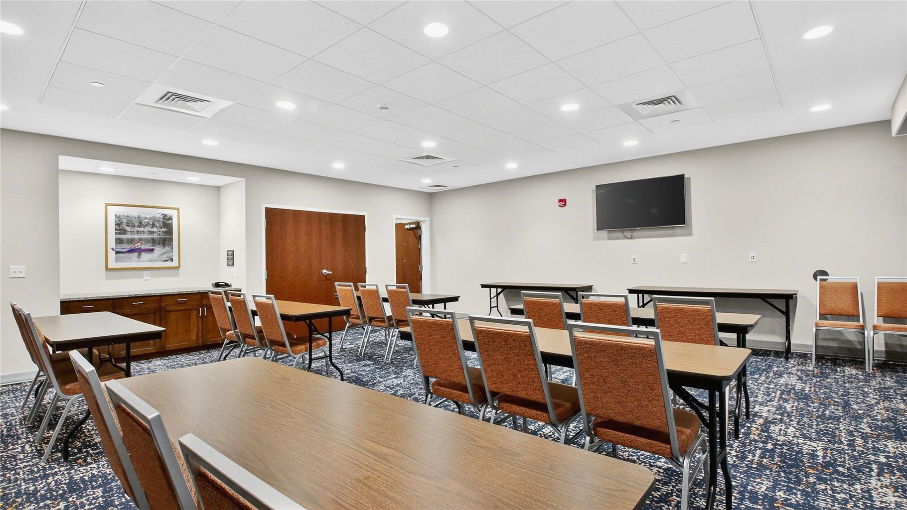 Hampton Inn & Suites Chippewa Falls Image