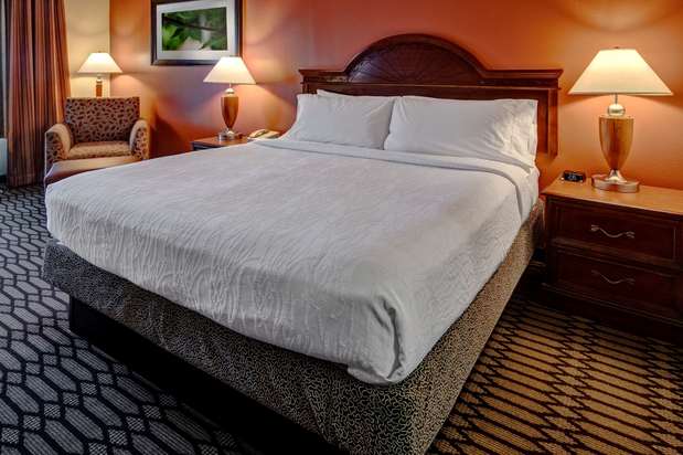 Images Hilton Garden Inn Birmingham/Lakeshore Drive
