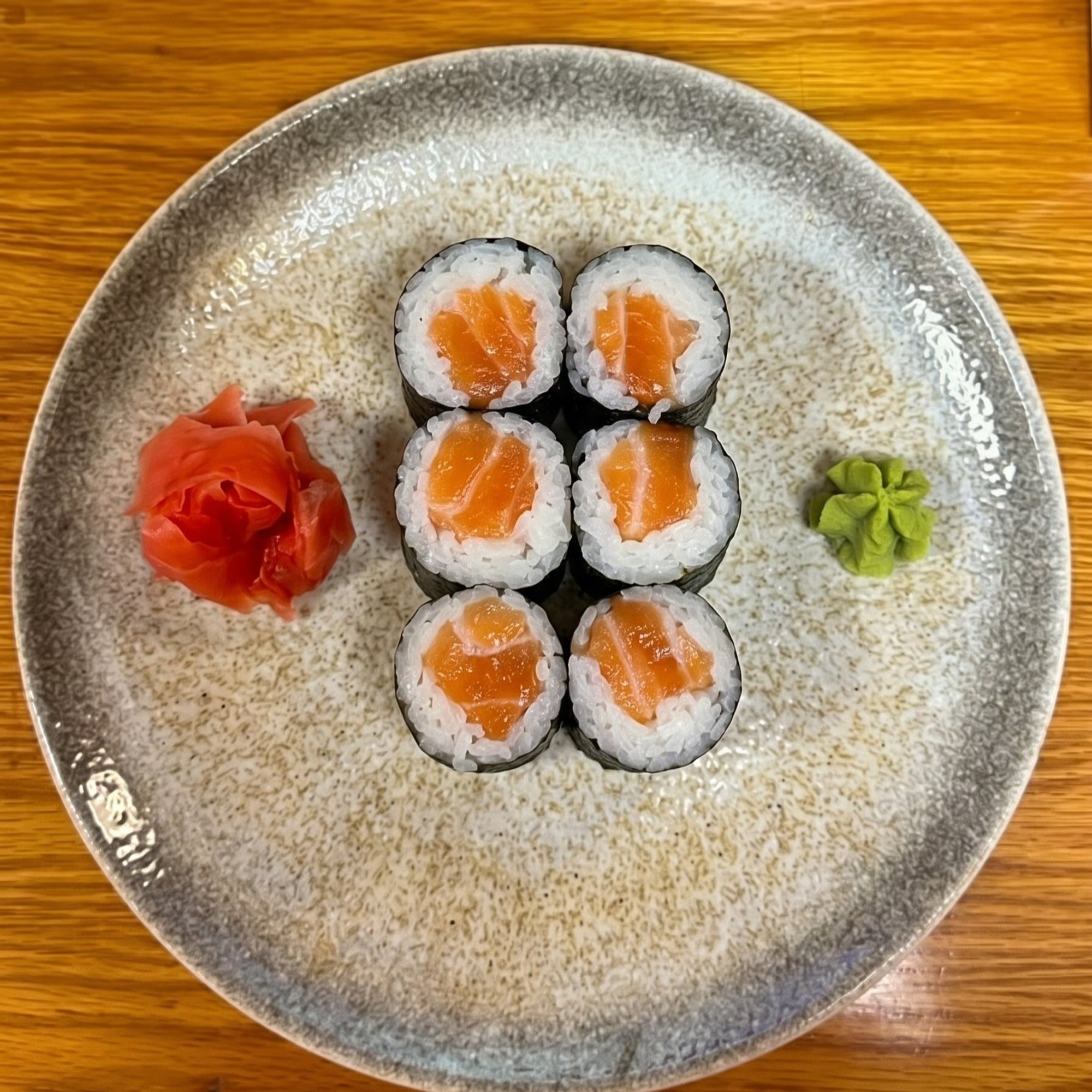 Maki Salmon Roll
