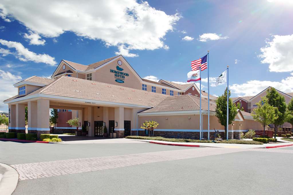Homewood Suites by Hilton Fairfield-Napa Valley Area Logo