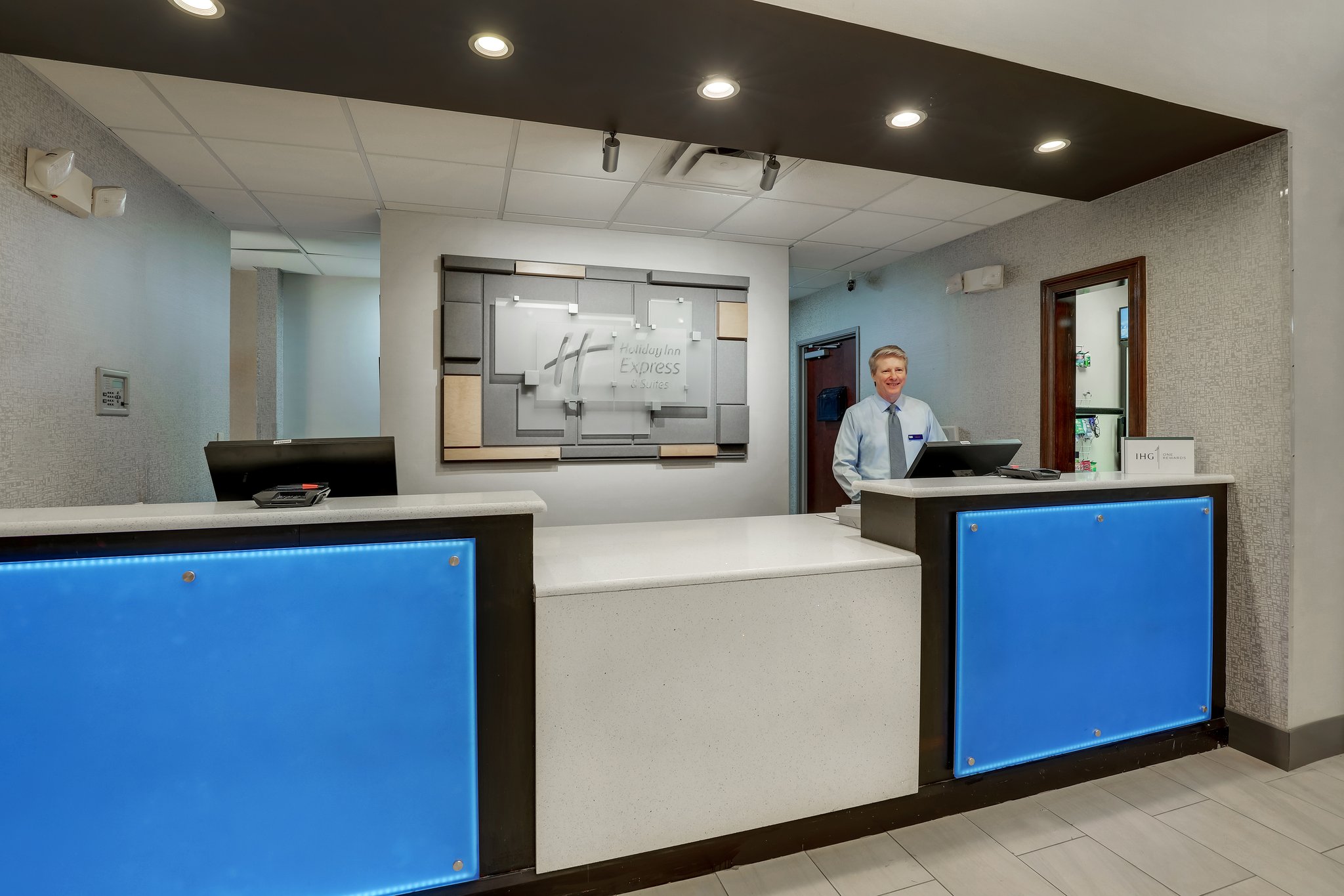 Holiday Inn Express & Suites Gadsden W-Near Attalla by IHG Image