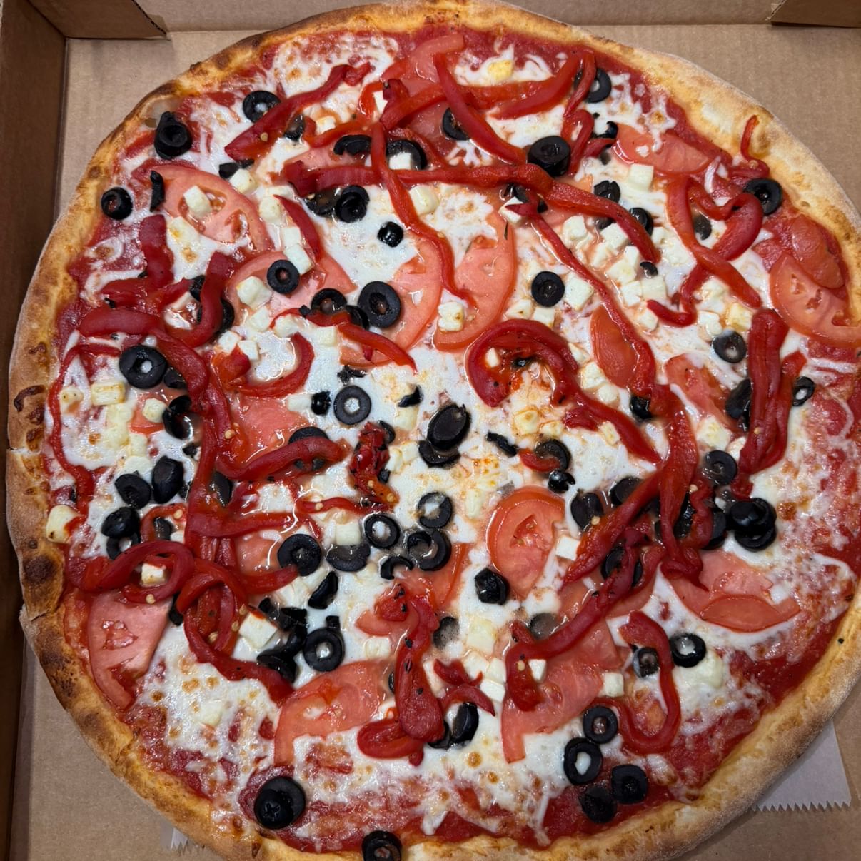 Large Mediterranea Pizza 