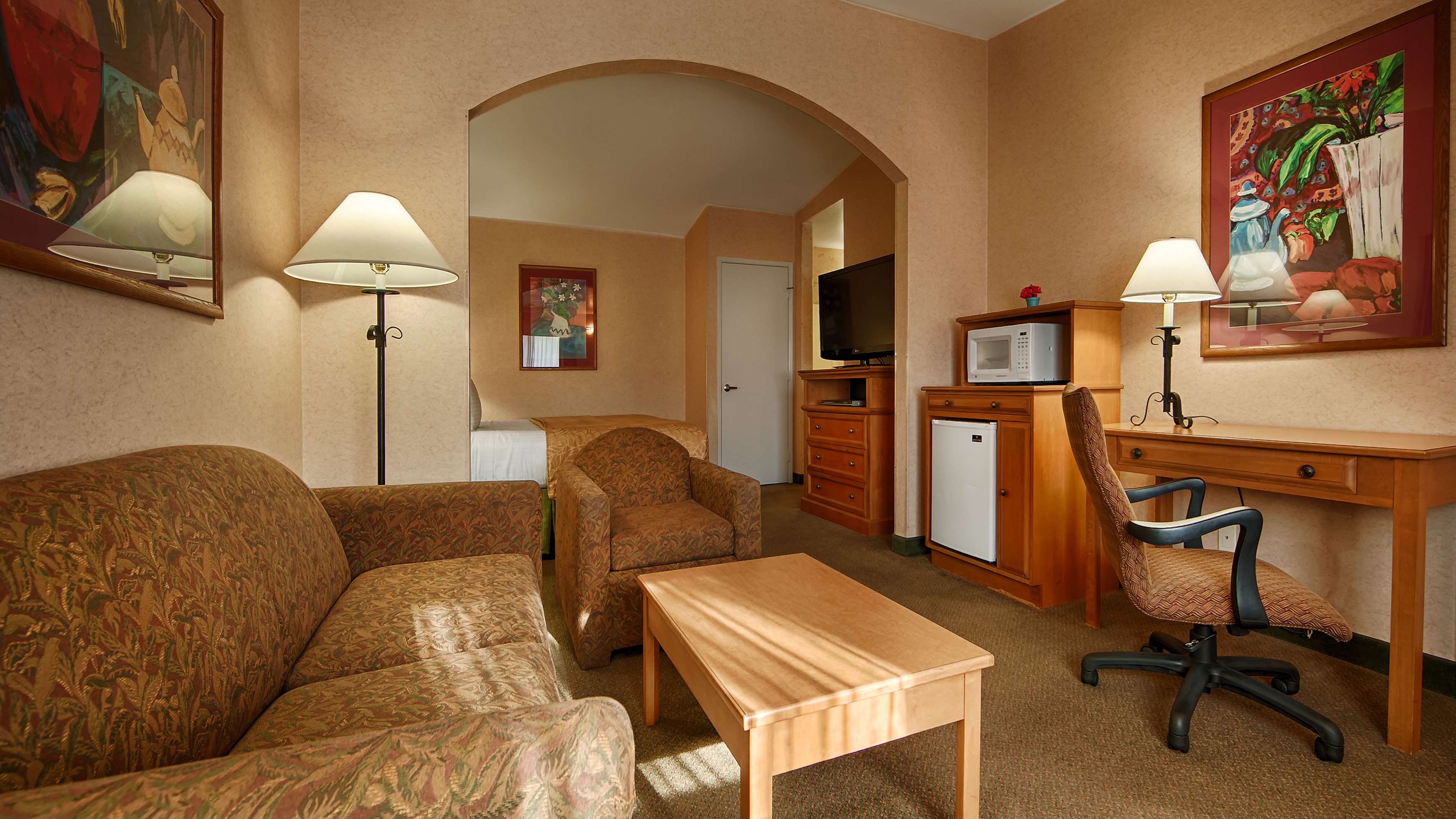 Best Western Lamplighter Inn & Suites at SDSU Photo