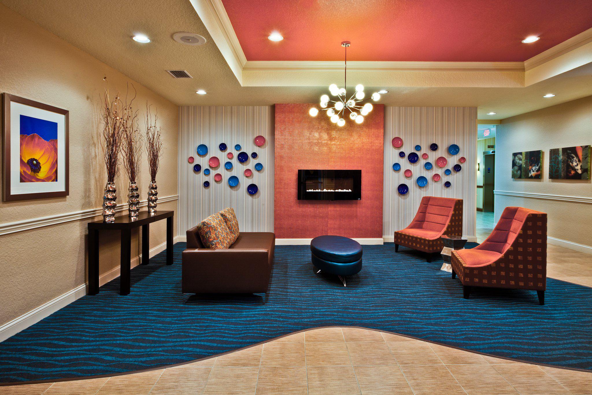 Holiday Inn Express & Suites Lakeland North - I-4 Photo